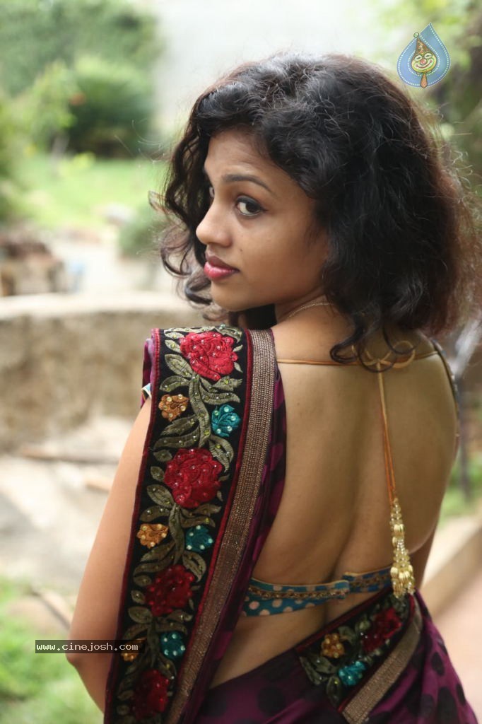 Actress Chaitra Hot Stills - 89 / 152 photos