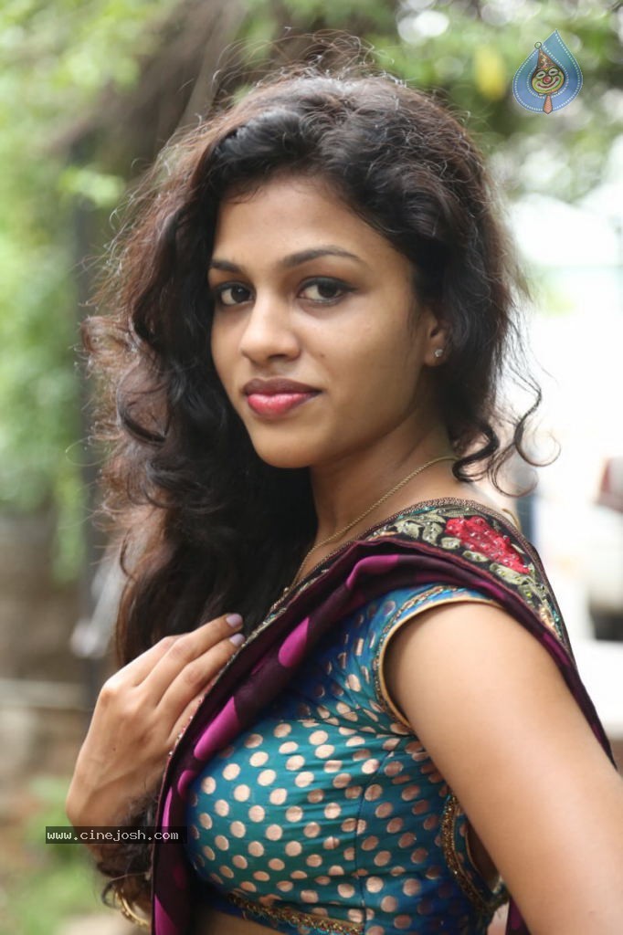 Actress Chaitra Hot Stills - 95 / 152 photos