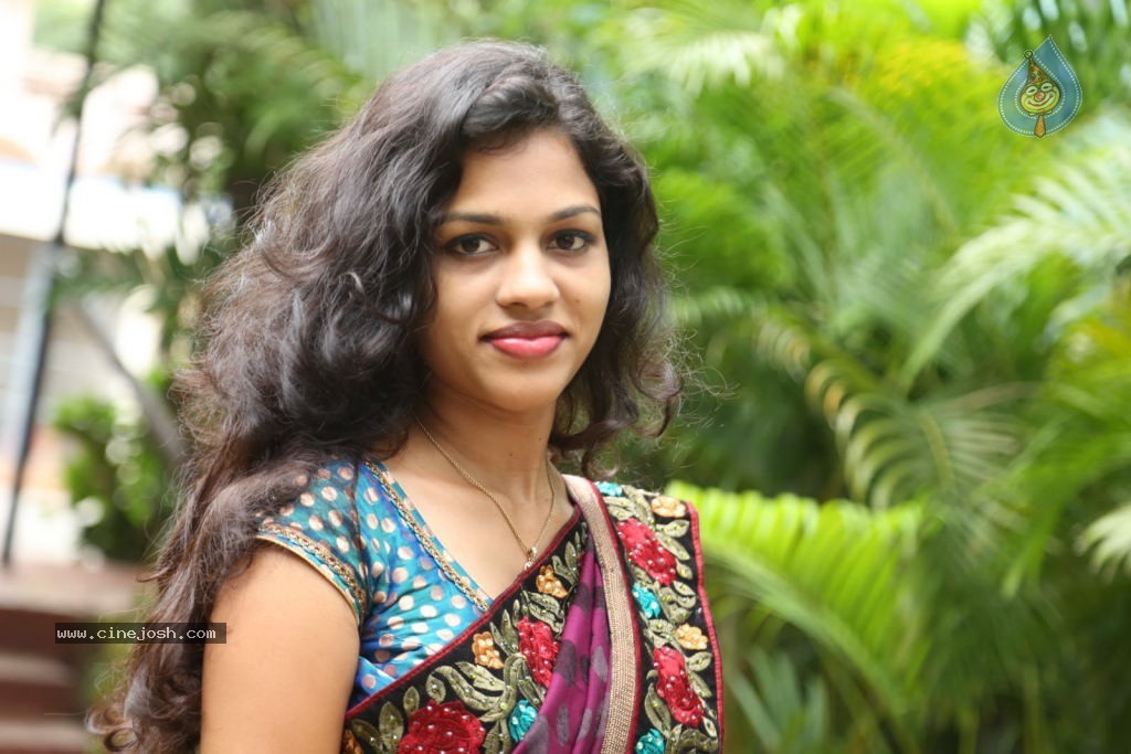 Actress Chaitra Hot Stills - 101 / 152 photos