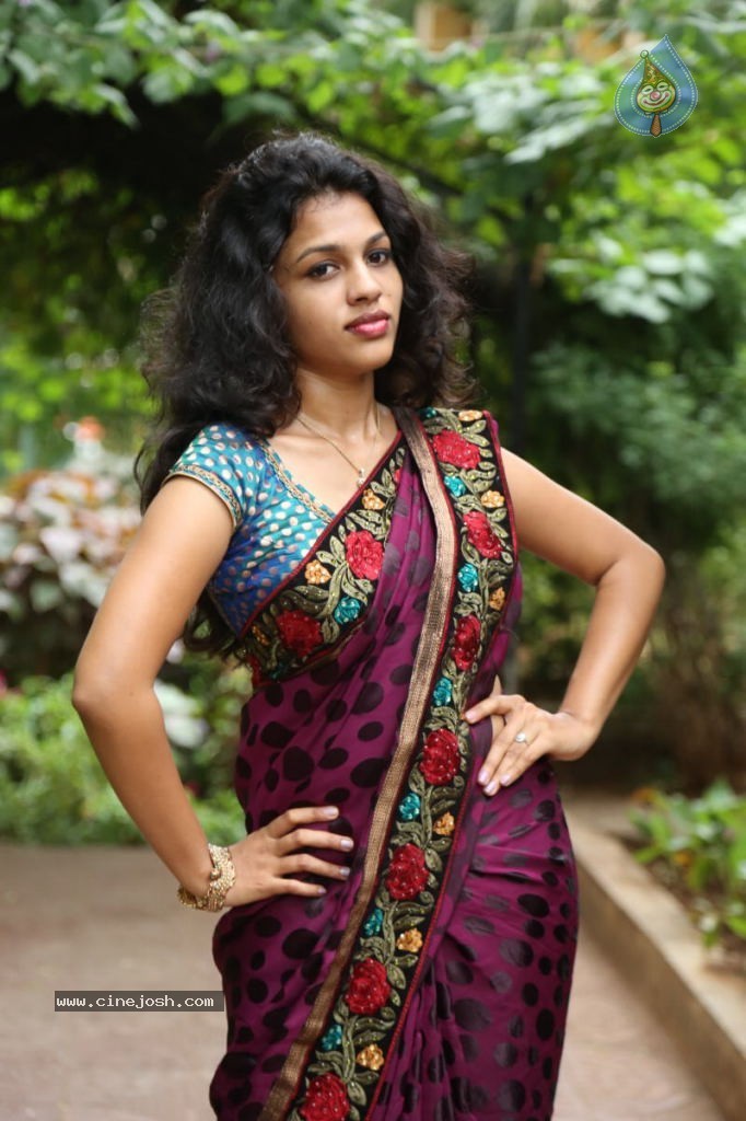 Actress Chaitra Hot Stills - 131 / 152 photos