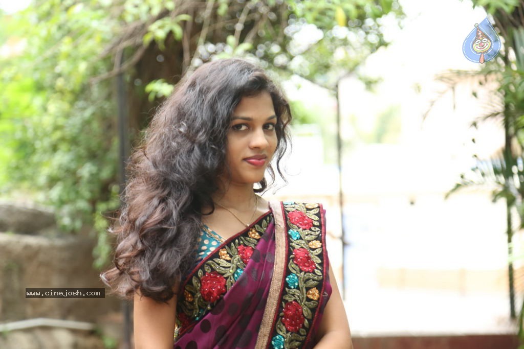 Actress Chaitra Hot Stills - 136 / 152 photos