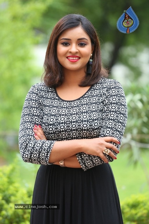 Actress Deepthi Images - 5 / 14 photos