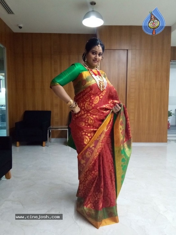 Actress Divya Vani Latest Pics - 5 / 13 photos