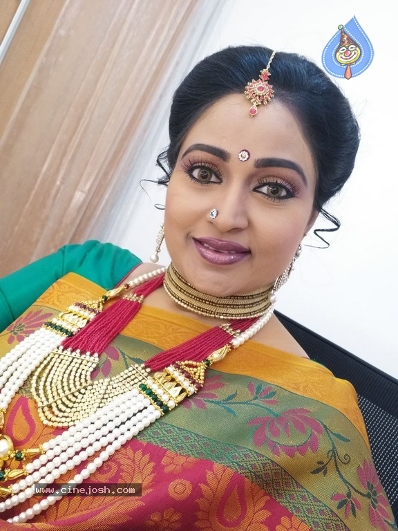 Actress Divya Vani Latest Pics - 7 / 13 photos