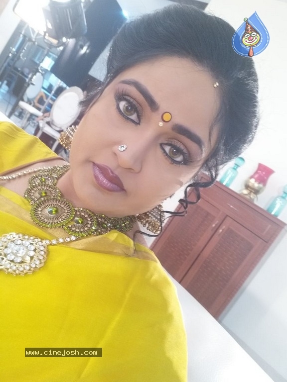 Actress Divya Vani Latest Pics - 13 / 13 photos