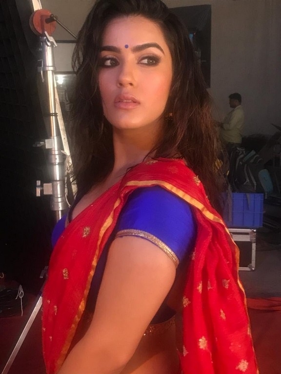 Actress Kavya Thapar Photos - 4 / 11 photos