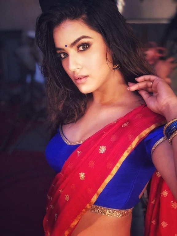 Actress Kavya Thapar Photos - 8 / 11 photos