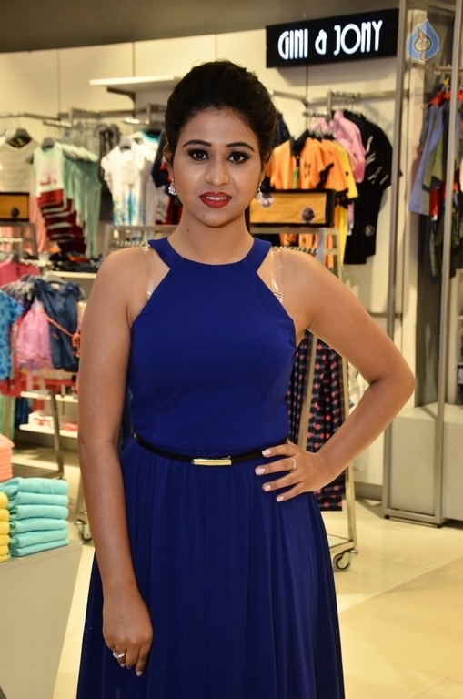 Actress Manali Rathod Photos - 15 / 21 photos