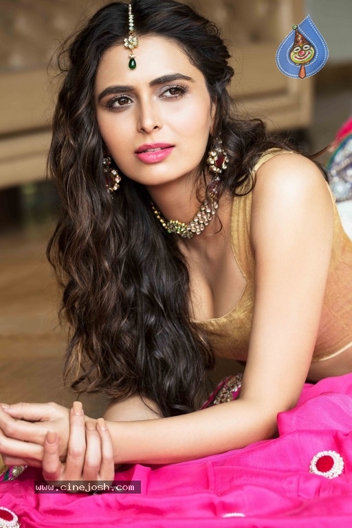 Actress Meenakshi Dixit Stills - 1 / 13 photos
