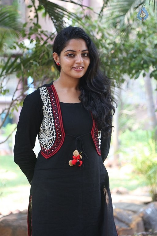 Actress Nikkila New Photos - 4 / 14 photos