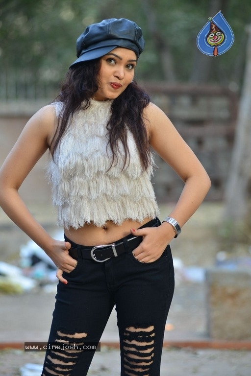 Actress Radhika Patil Latest Stills - 4 / 10 photos