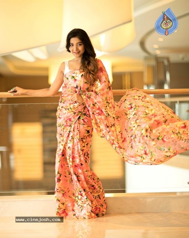 Actress Sakshi Agarwal Photos - 1 / 7 photos