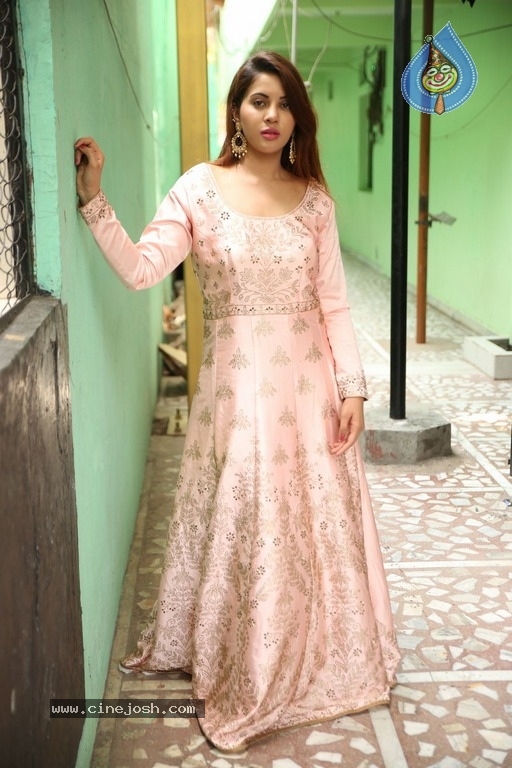 Actress Sehar Photos - 6 / 12 photos