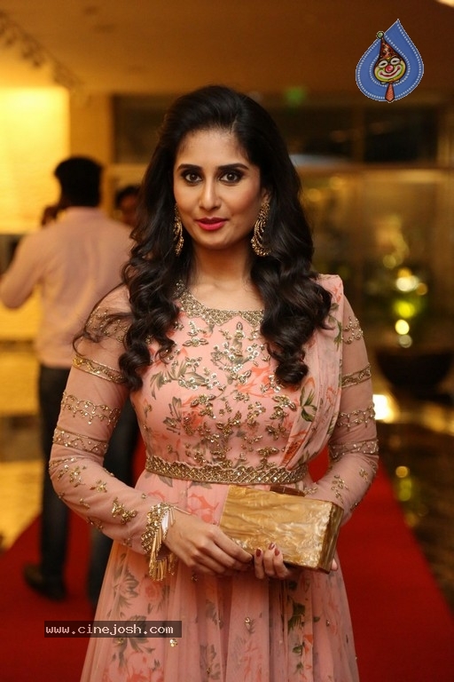 Actress Shamili Photos - 3 / 20 photos