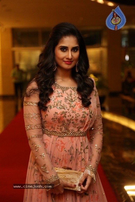 Actress Shamili Photos - 12 / 20 photos