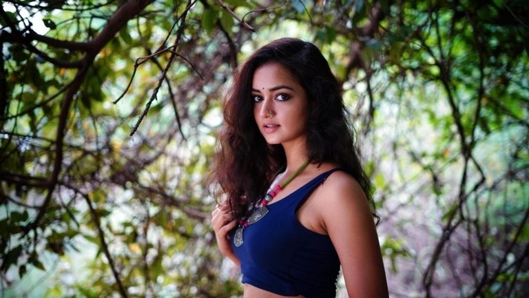 Actress Shanvi Srivatsava Pictures - 6 / 8 photos
