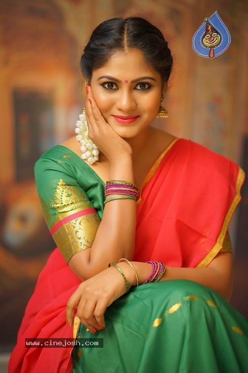 Actress Shruti Reddy Stills - 1 / 5 photos