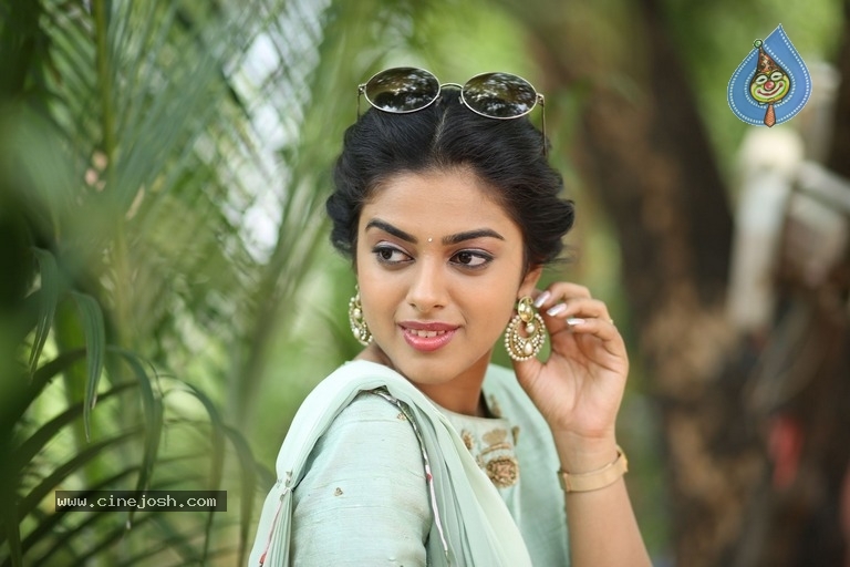 Actress Siddhi Idnani Latest Photos - 4 / 14 photos