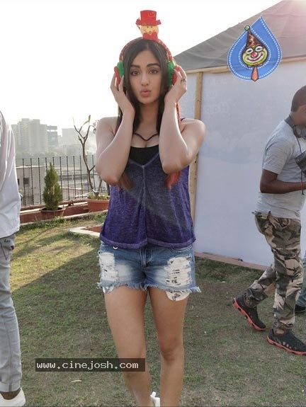 Adah Sharma Christmas Celebration Photos - 4 / 4 photos