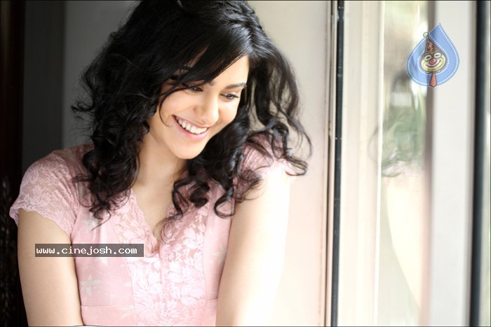 Adah Sharma Gallery - 1 / 9 photos