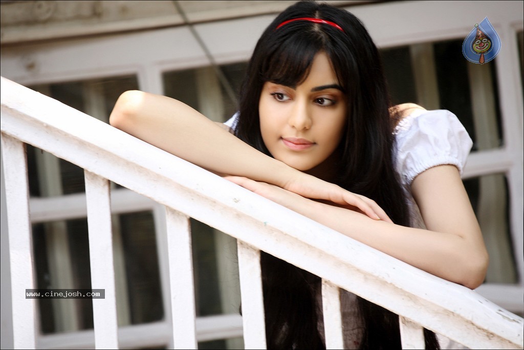 Adah Sharma Hot Stills - 24 / 38 photos