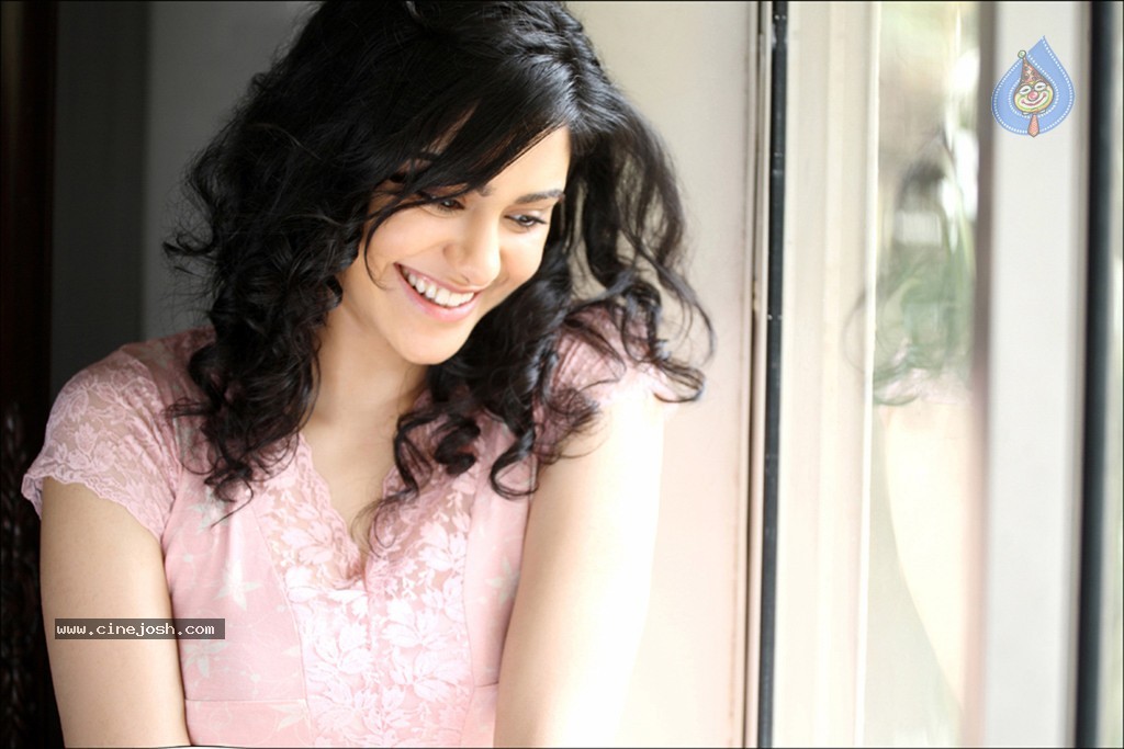Adah Sharma Hot Stills - 38 / 38 photos