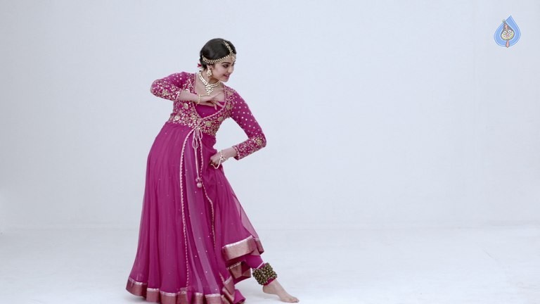 Adah Sharma Latest Photos - 30 / 42 photos