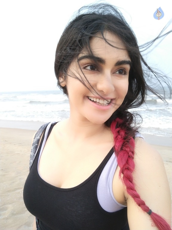 Adah Sharma New Pics - 2 / 17 photos