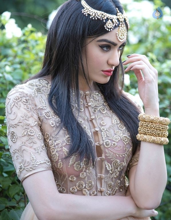 Adah Sharma New Pics - 8 / 17 photos