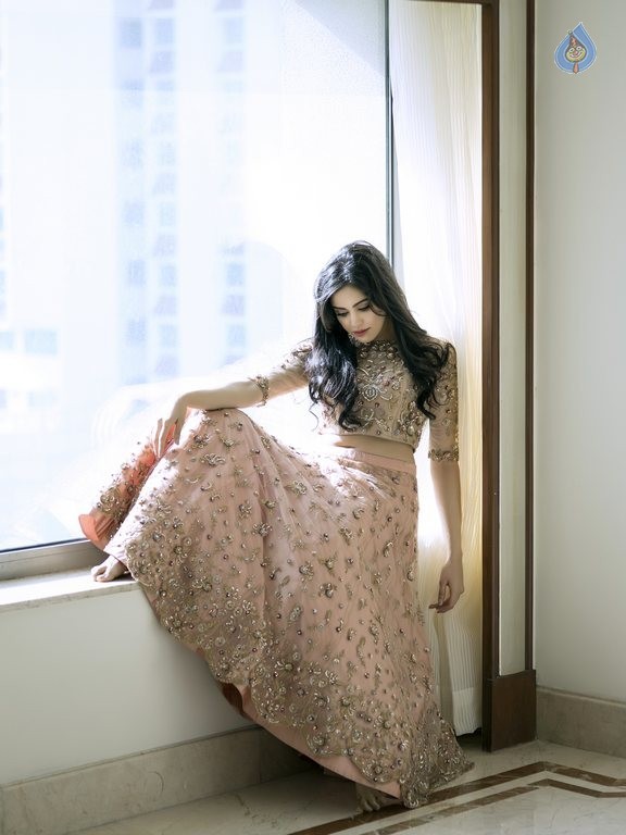 Adah Sharma New Pics - 9 / 17 photos