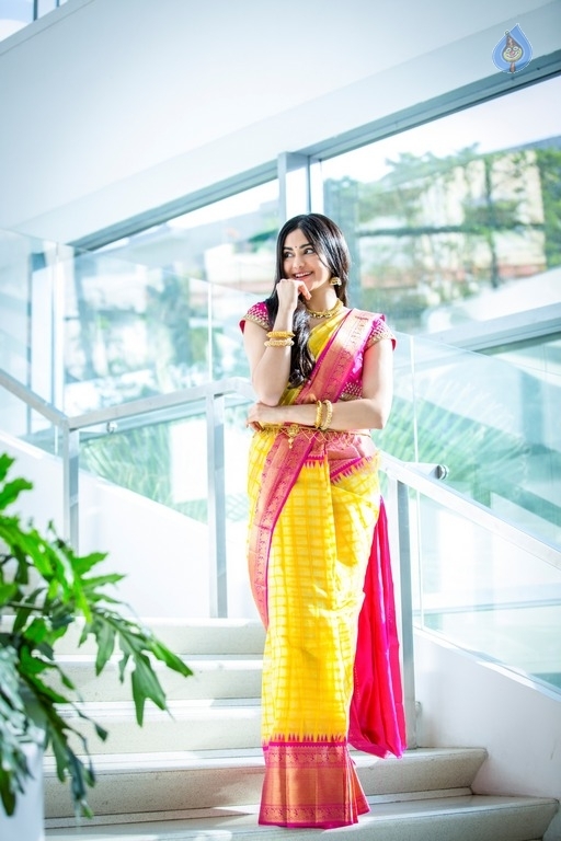 Adah Sharma New Pics - 4 / 8 photos