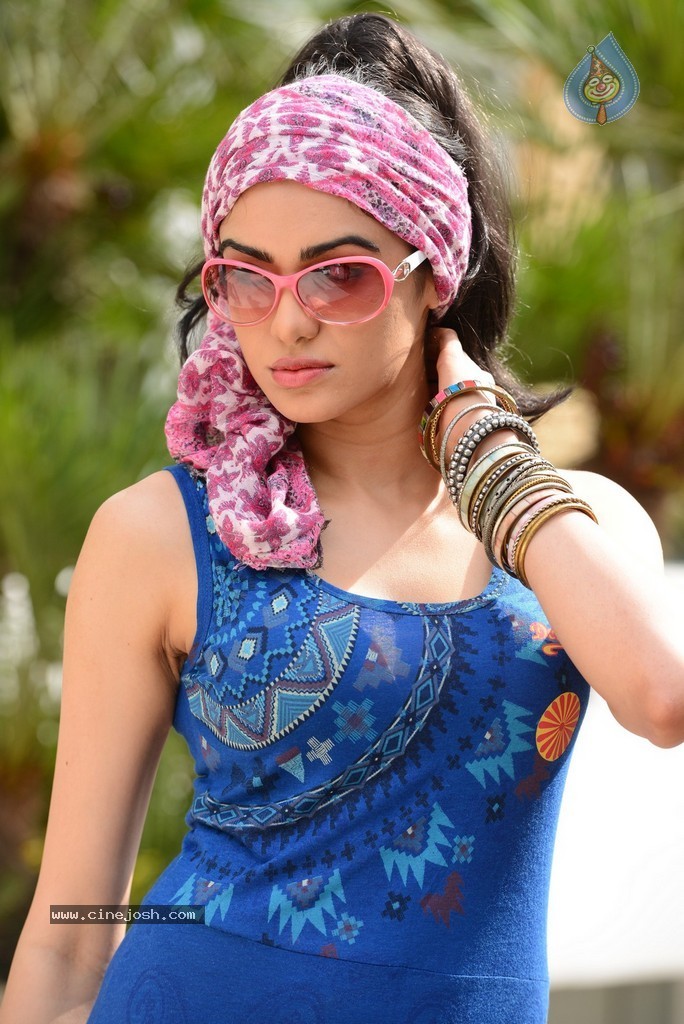 Adah Sharma Pics - 4 / 25 photos