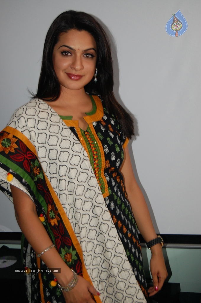 Aditi Agarwal Latest Stills - 16 / 58 photos
