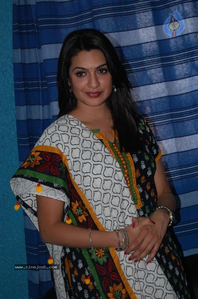 Aditi Agarwal Latest Stills - 30 / 58 photos