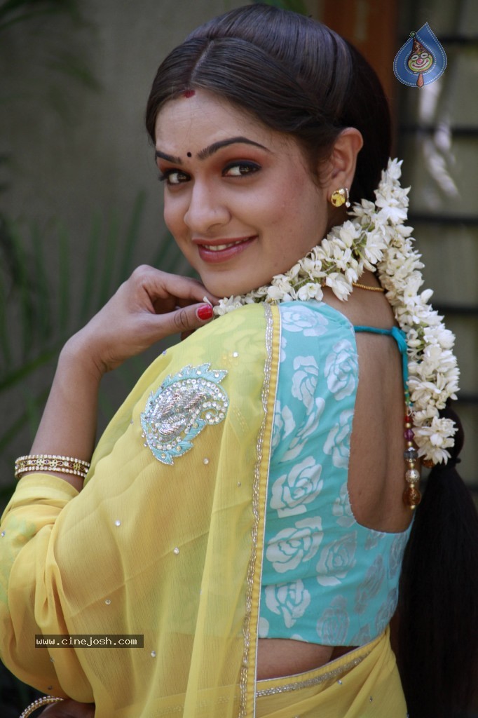 Aditi Agarwal New Stills - 28 / 58 photos