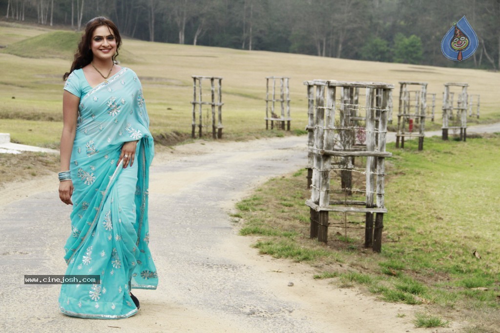 Aditi Agarwal New Stills - 30 / 58 photos