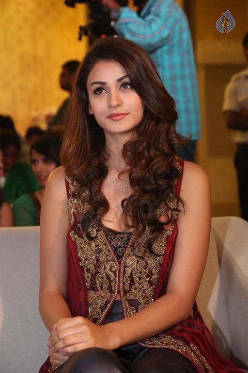 Aditi Arya at Ism Audio Launch - 21 / 42 photos