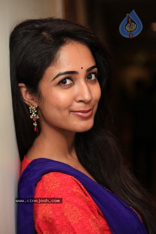 Aditi Chengappa New Stills - 12 / 63 photos