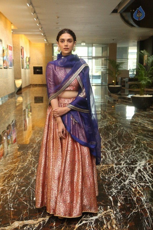 Aditi Rao Hydari New Photos - 36 / 37 photos