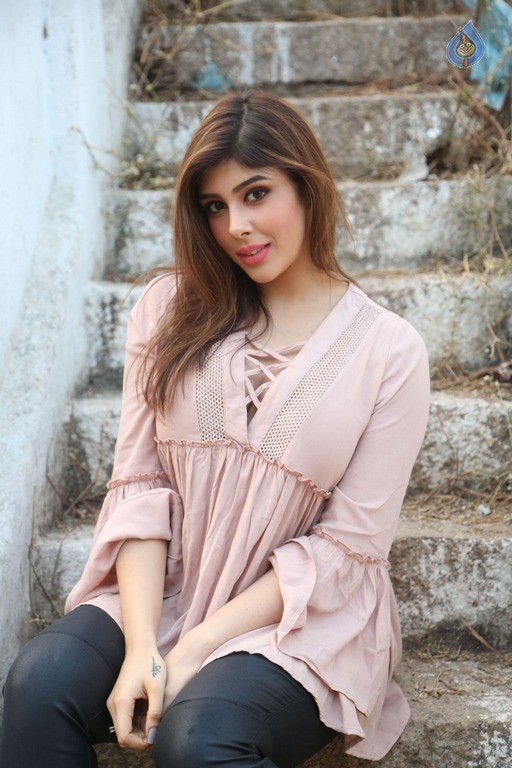 Aditi Singh Latest Gallery - 5 / 54 photos