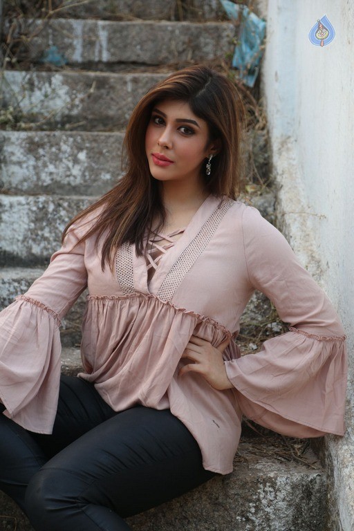 Aditi Singh Latest Gallery - 11 / 54 photos