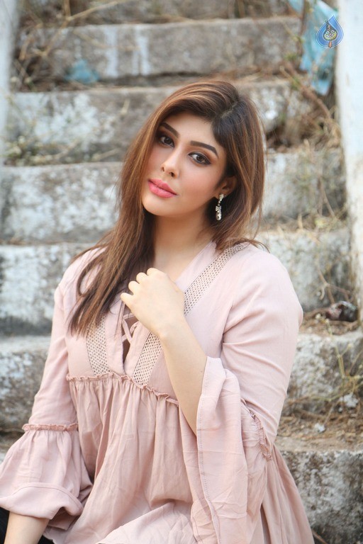 Aditi Singh Latest Gallery - 12 / 54 photos