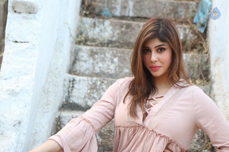 Aditi Singh Latest Gallery - 21 / 54 photos