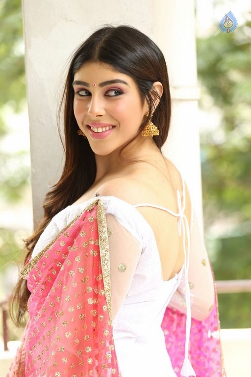 Aditi Singh New Photos - 9 / 32 photos