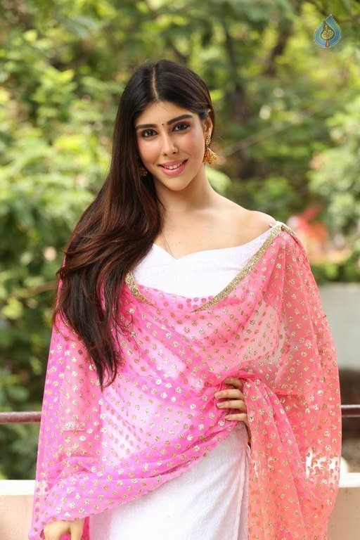 Aditi Singh New Photos - 15 / 32 photos