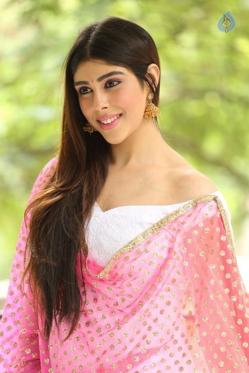 Aditi Singh New Photos - 20 / 32 photos