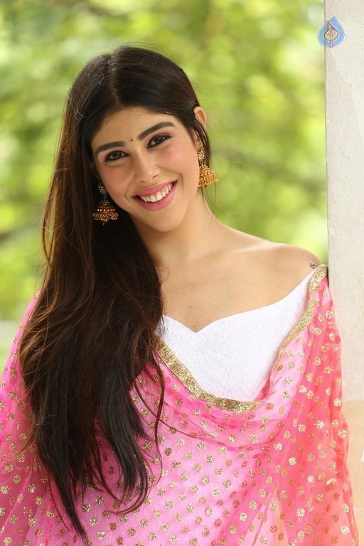 Aditi Singh New Photos - 23 / 32 photos