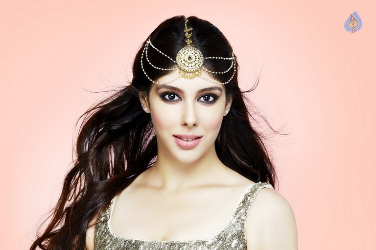 Aditi Singh New Pics - 2 / 6 photos