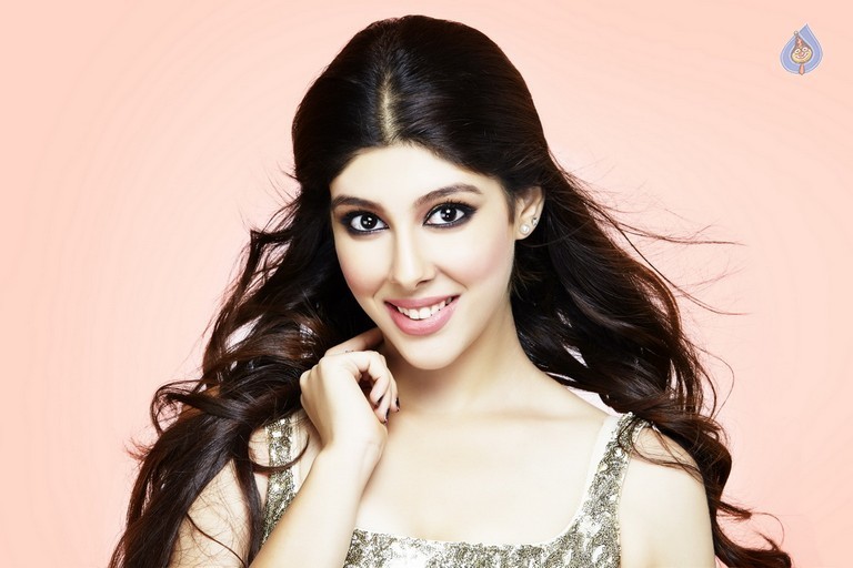 Aditi Singh New Pics - 5 / 6 photos