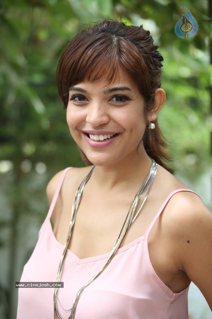 Adonica New Photos - 33 / 73 photos